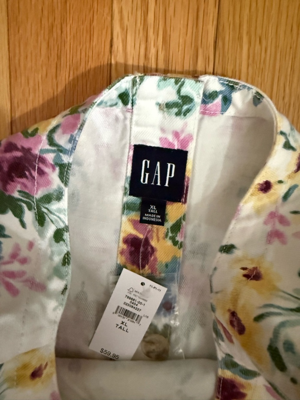 GAP NWT❗️Denim White with Pink & Yellow Blooms Tank Top - Picture 3 of 8